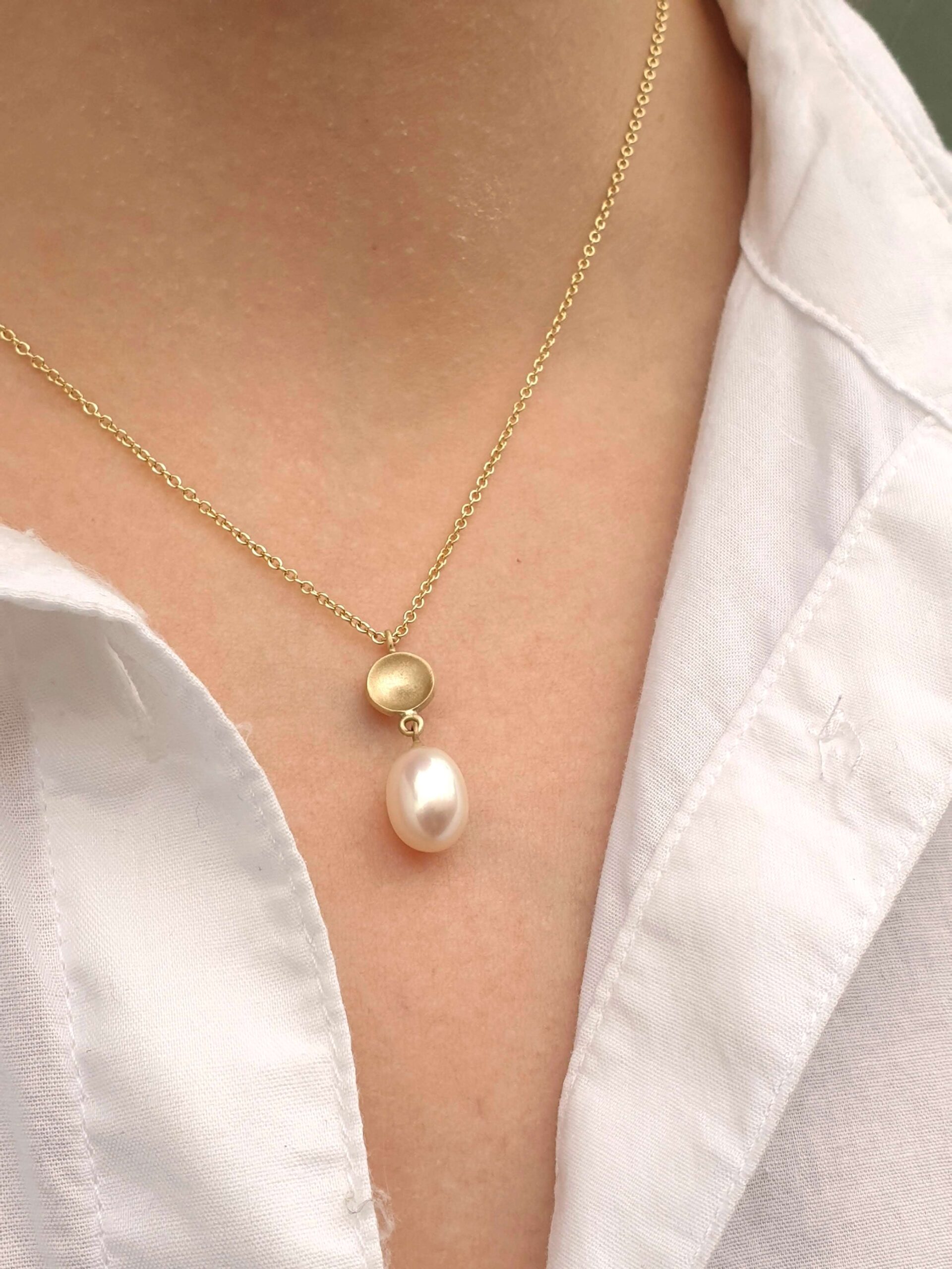 Baroque Pearl Drop Station Necklace | Caitlyn Minimalist