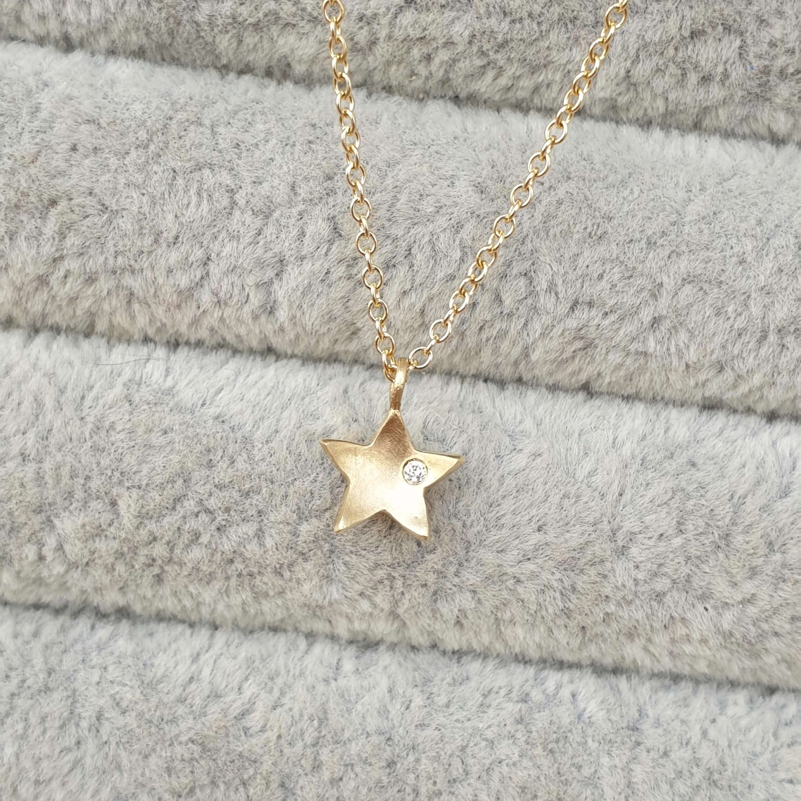 9ct Gold Star Drop Pendant Necklace 16 - 20 Inches | Jewellerybox.co.uk