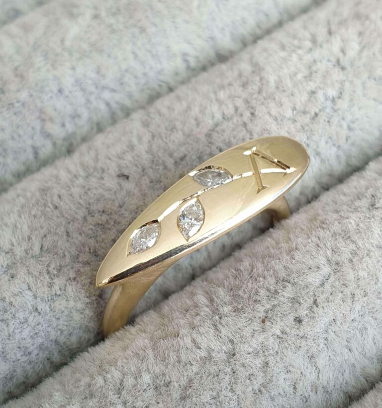Gold Signet Ring Diamond
