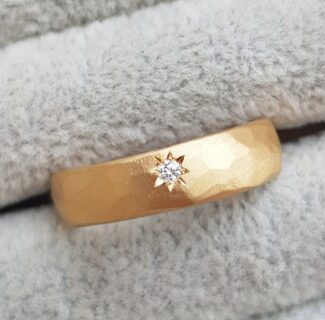 star set carved band