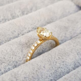 Old Cut Yellow Pear Diamond Claw Cups Ring