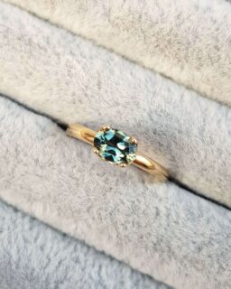 Green-Sapphire-Oval-Engagement-Ring-Clifton-Rocks-2