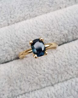 Blue Oval Sapphire Engagement Ring