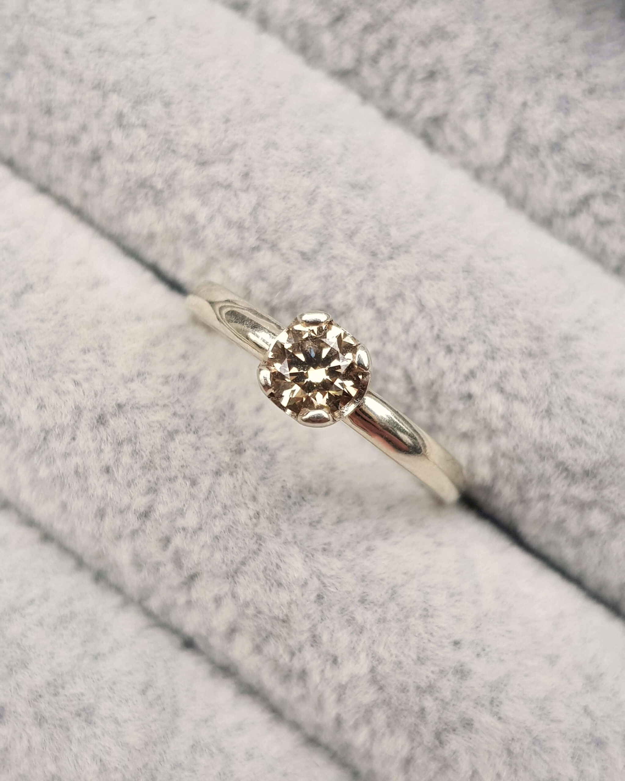 Champagne diamond ring white gold sale