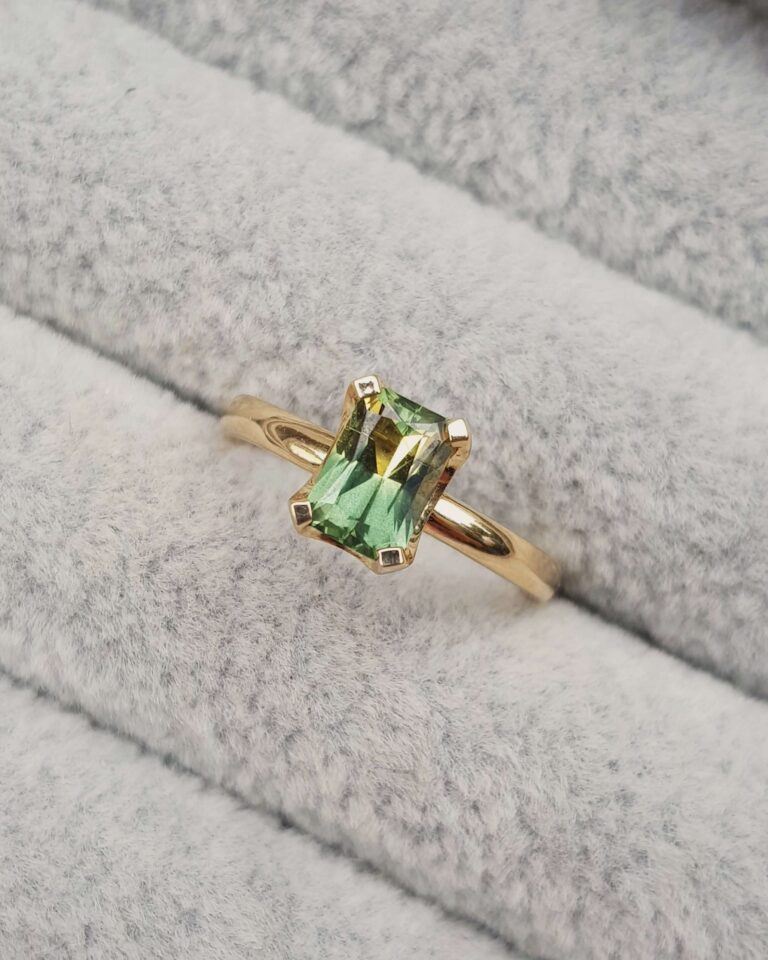 Green Yellow Parti Sapphire Ring