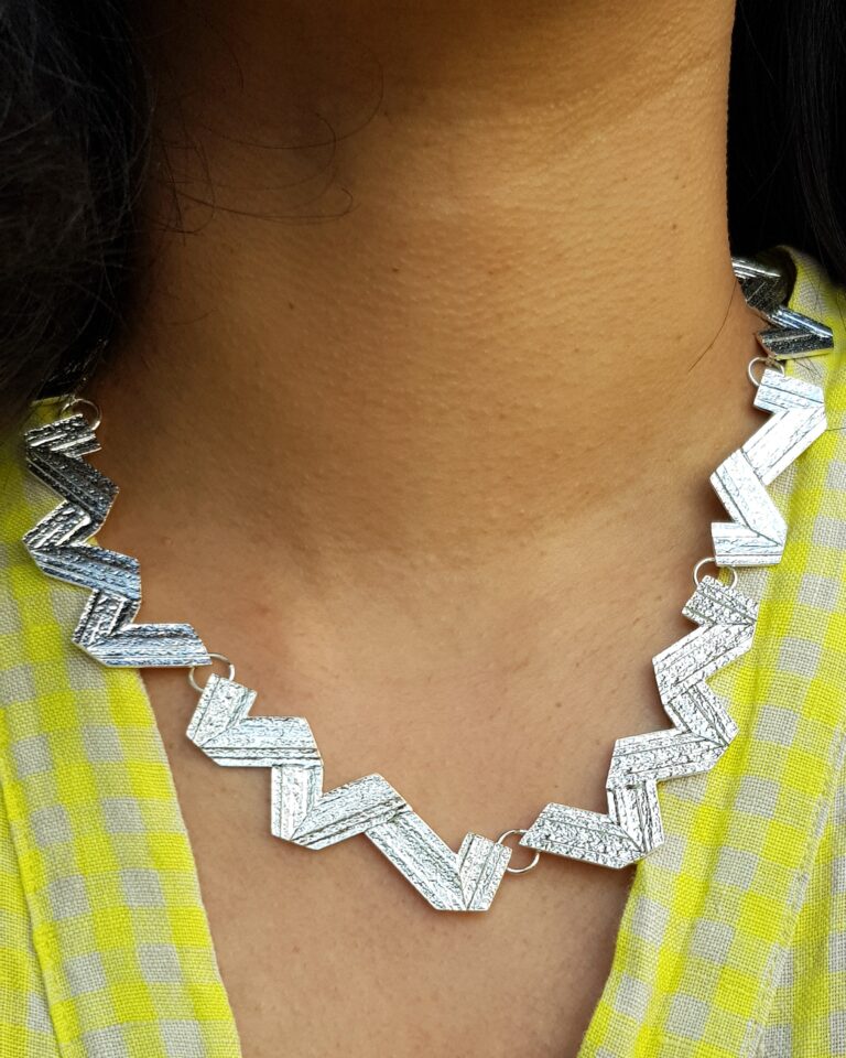 Chunky Barn Texture Choker Necklace