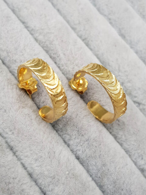 Karolina's Gold Patterned Finesse Hoops