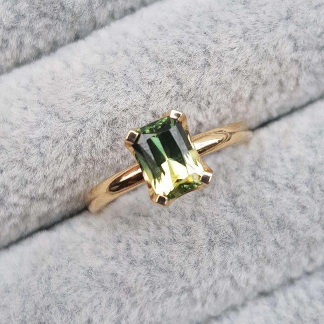 Green Yellow Parti Sapphire Ring