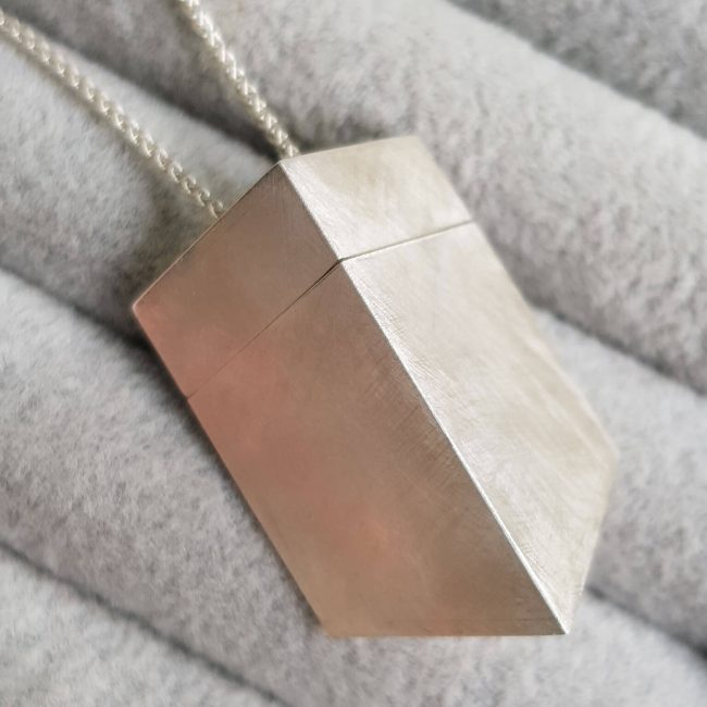 Silver Edge Container Locket - Katie Snow - KS38