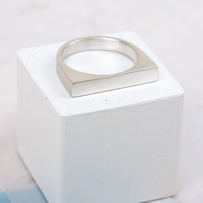 Geometric Stacking Ring